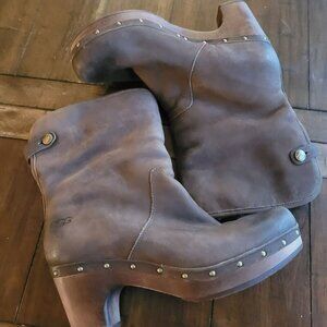 UGG Womens Brown Leather Sheepskin-Lined Mid-Calf Studded Clog Boots Size 8